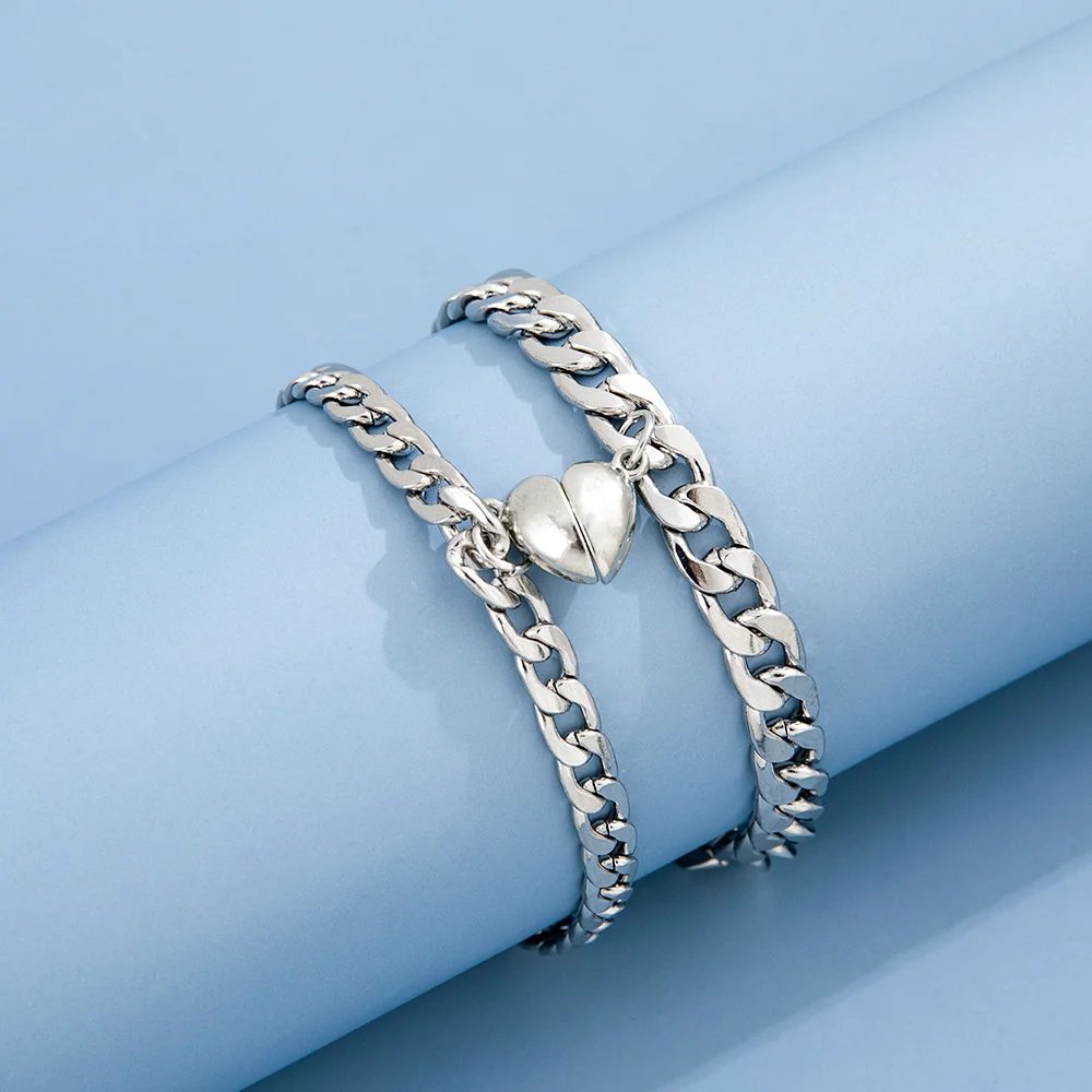 Stainless steel couple Bracelet simple and fashionable heart-shaped magnet attractive men's and women's hand jewelry set