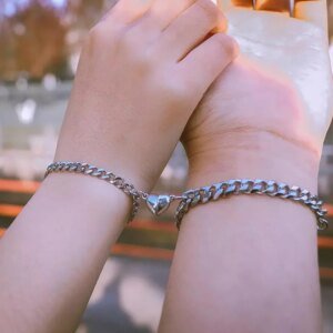 Stainless steel couple Bracelet simple and fashionable heart-shaped magnet attractive men's and women's hand jewelry set