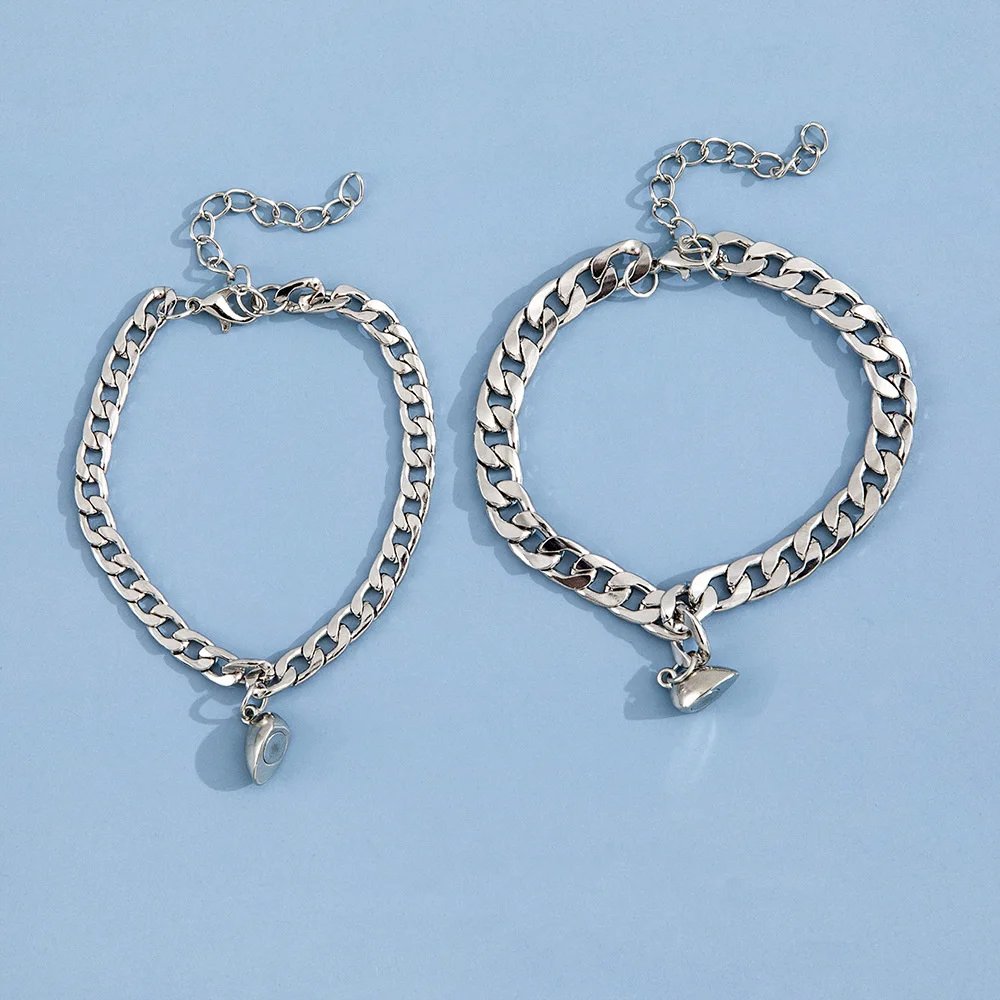 Stainless steel couple Bracelet simple and fashionable heart-shaped magnet attractive men's and women's hand jewelry set